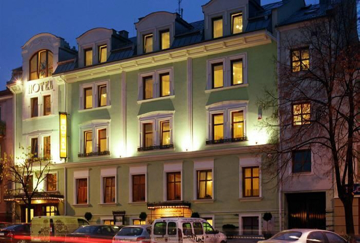 POD ZLOTA ROZA hotel noclegi wypoczynek sale konferencyjne w Polsce Kielce